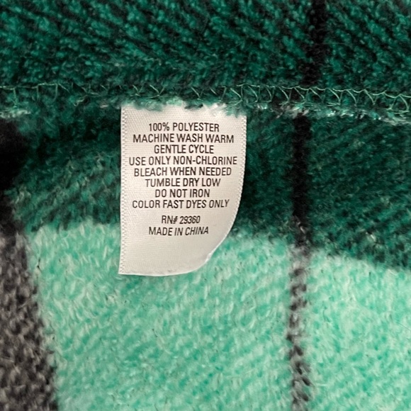 Plaid Fleece Throw Plush Blanket 58” x 47” EUC - Picture 5 of 5